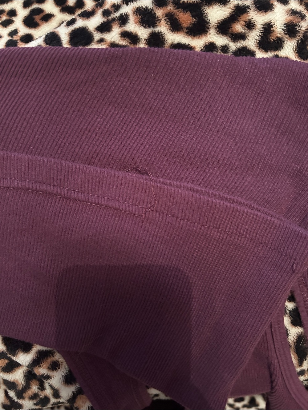 💗😻 Cutest y2k GUESS Plum Rhinestone Logo Ribbed Tank - Picture 5 of 6